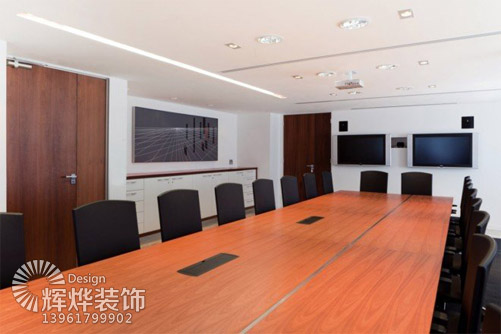 辦公室裝飾所用的實木家具該如何判斷真假？